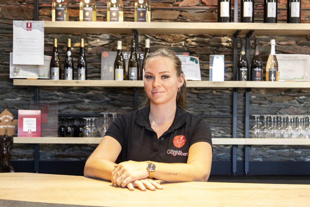 Laurène chargée d'œnotourisme - Visites dégustation Domaine de Gagnebert